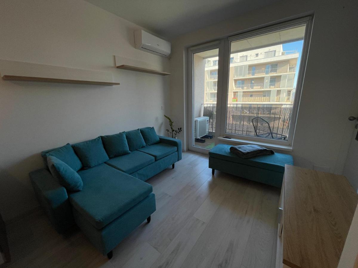 Modern And Quiet Apartment With Air Conditioning And Private Parking コシツェ エクステリア 写真